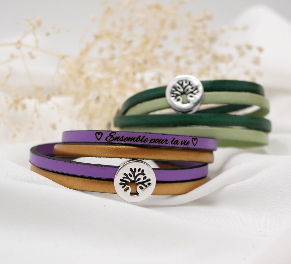 Levensboom armband op dubbel leer gepersonaliseerd door gravure
