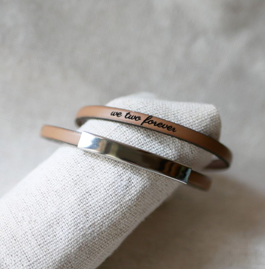 Metalen staafarmband in leer, dubbele draai 