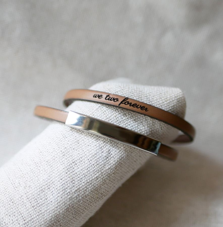 Metalen staafarmband in leer, dubbele draai 