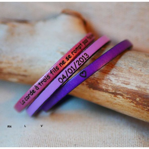 Fijn lederen enkelbandje te personaliseren door gravure