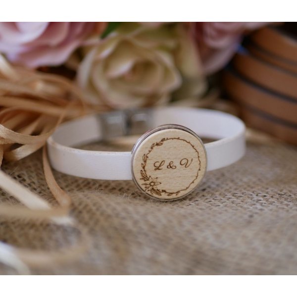 Leren armband met gegraveerde hout cabochon gezet in zilver