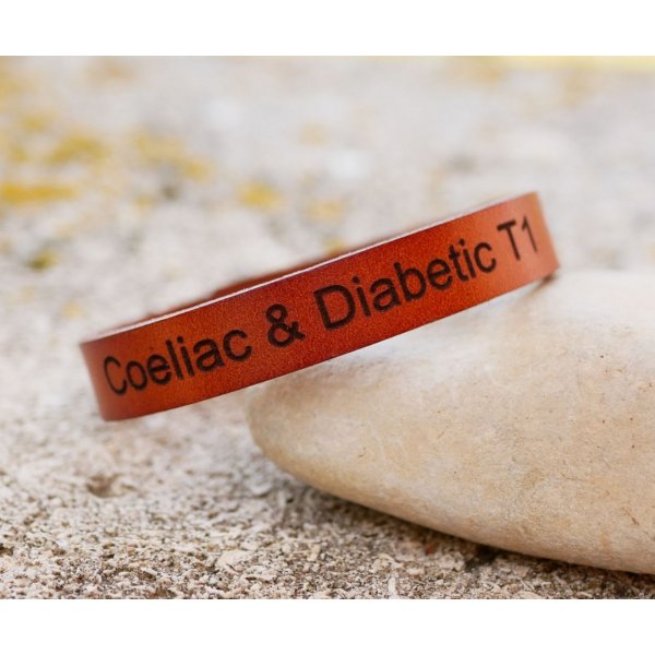 Gemengde camel gegraveerde leren riem met drukknopen