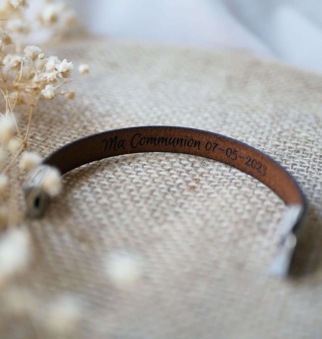 Lederen armband voor communie of doop gepersonaliseerd met de voornaam 