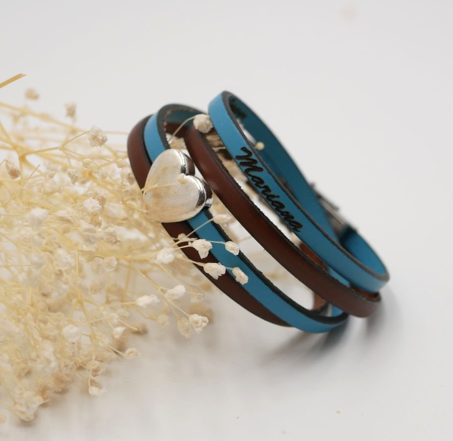 Dubbele lederen armband in duo met zilveren hart te personaliseren door gravure