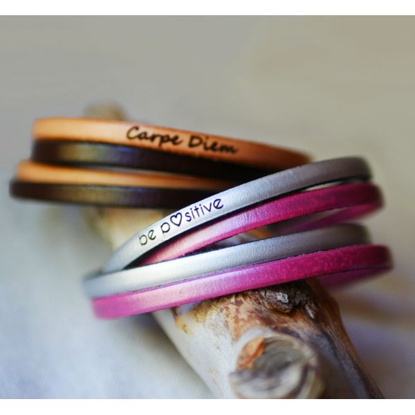 Dubbele lederen armband in duo te personaliseren door gravure