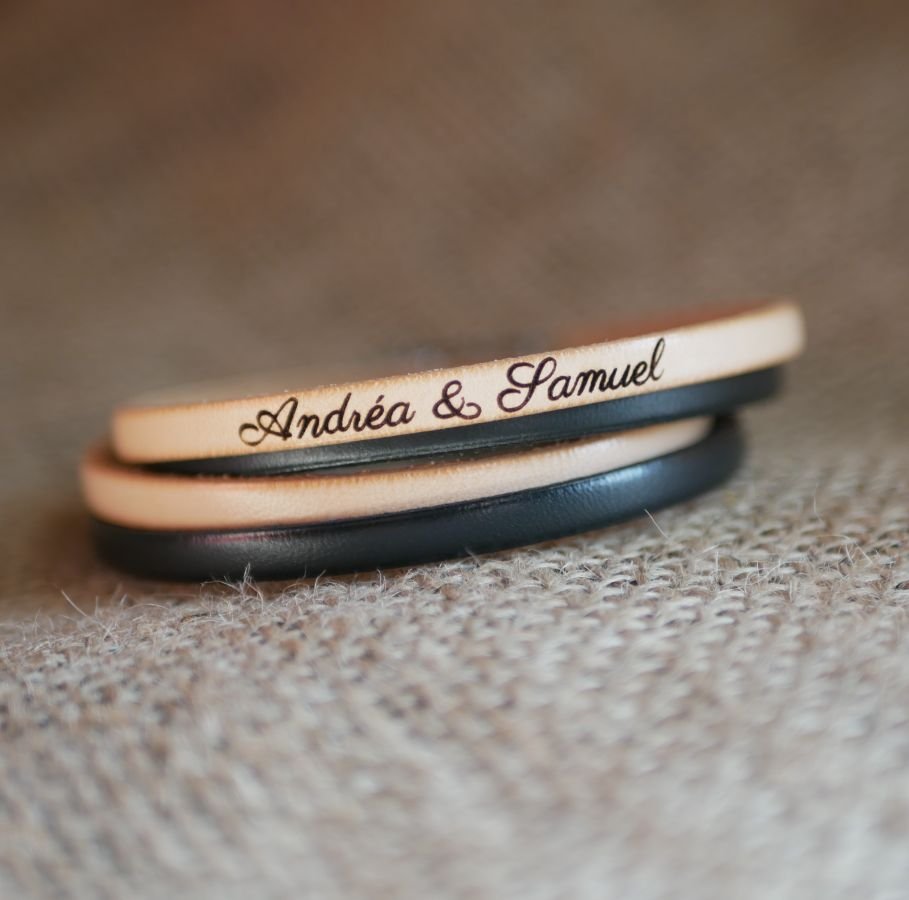 Dubbele lederen armband in duo te personaliseren door gravure