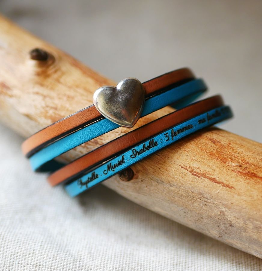 Dubbele lederen armband in duo met zilveren hart te personaliseren door gravure