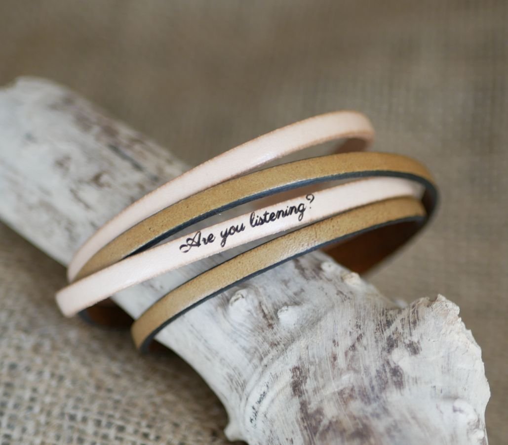 Dubbele lederen armband in duo te personaliseren door gravure