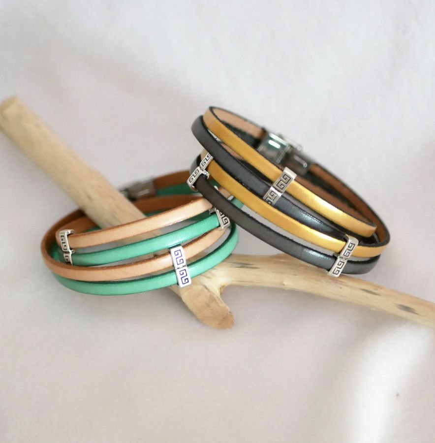 Dubbele lederen armband in duo met lussen in etnische stijl