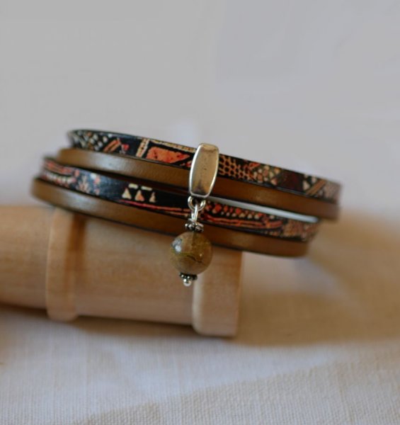 Dubbele etnische lederen armband met parel