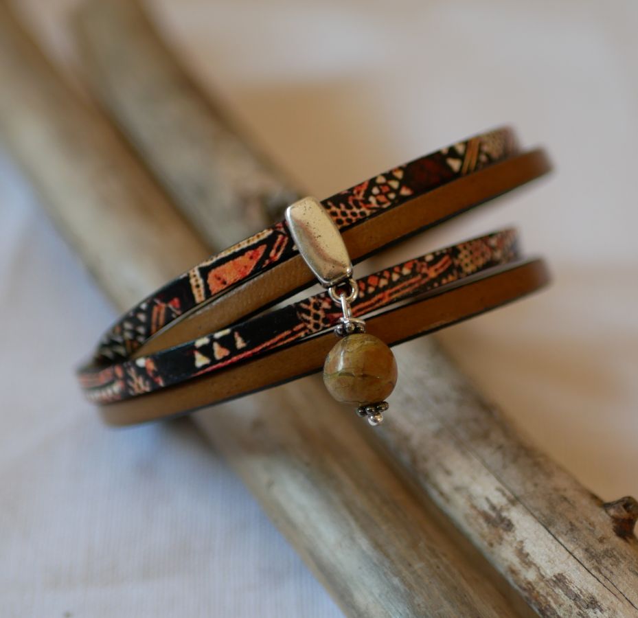 Dubbele etnische lederen armband met parel