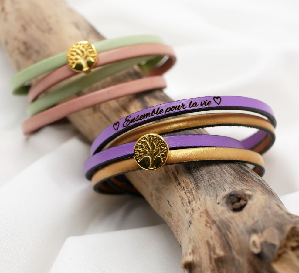 Lederen armband in duo van kleuren, personaliseerbaar met gouden cabochon Levensboom