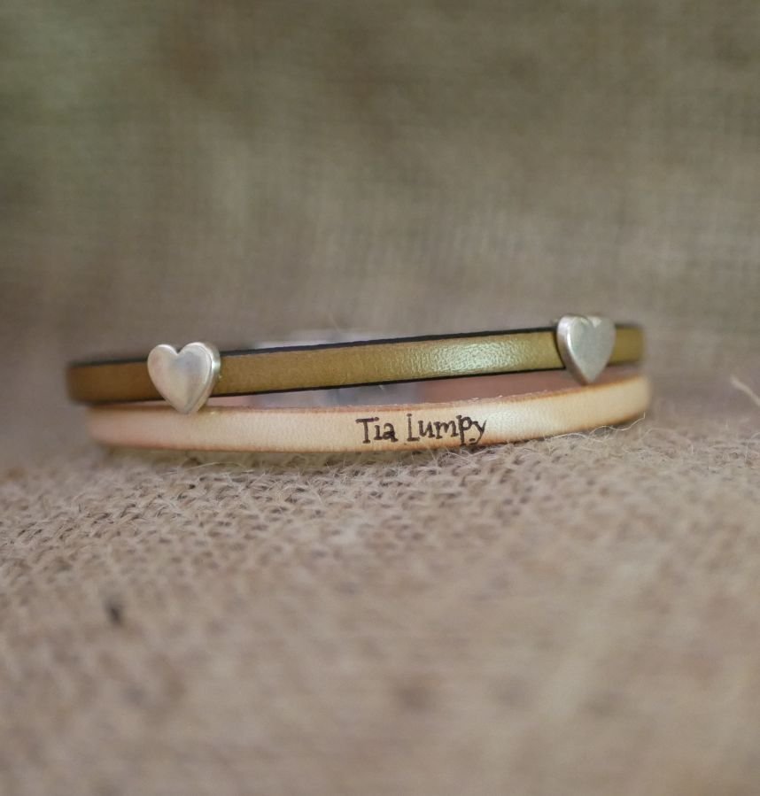 Leren armband in duo met hartvormige lussen, personaliseerbaar voor vrouwen 