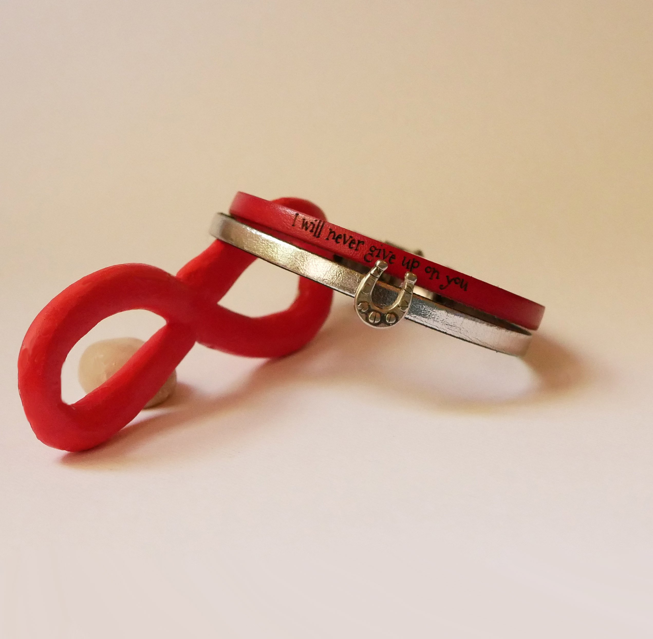 Leren duo-armband om te personaliseren met een hart, ster of oneindigheidlus