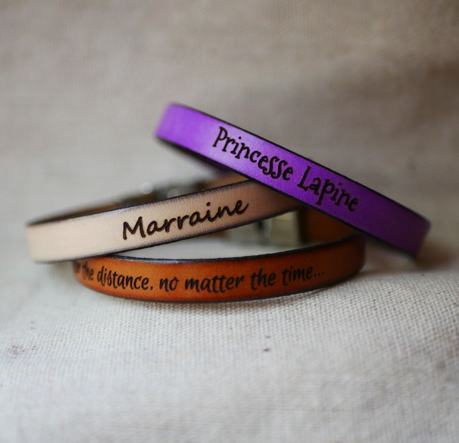 Leren armband vrouw gouden sluiting gepersonaliseerd door gravure 