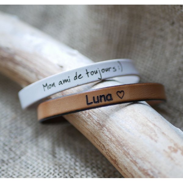 Leren armband vrouw gouden sluiting gepersonaliseerd door gravure 