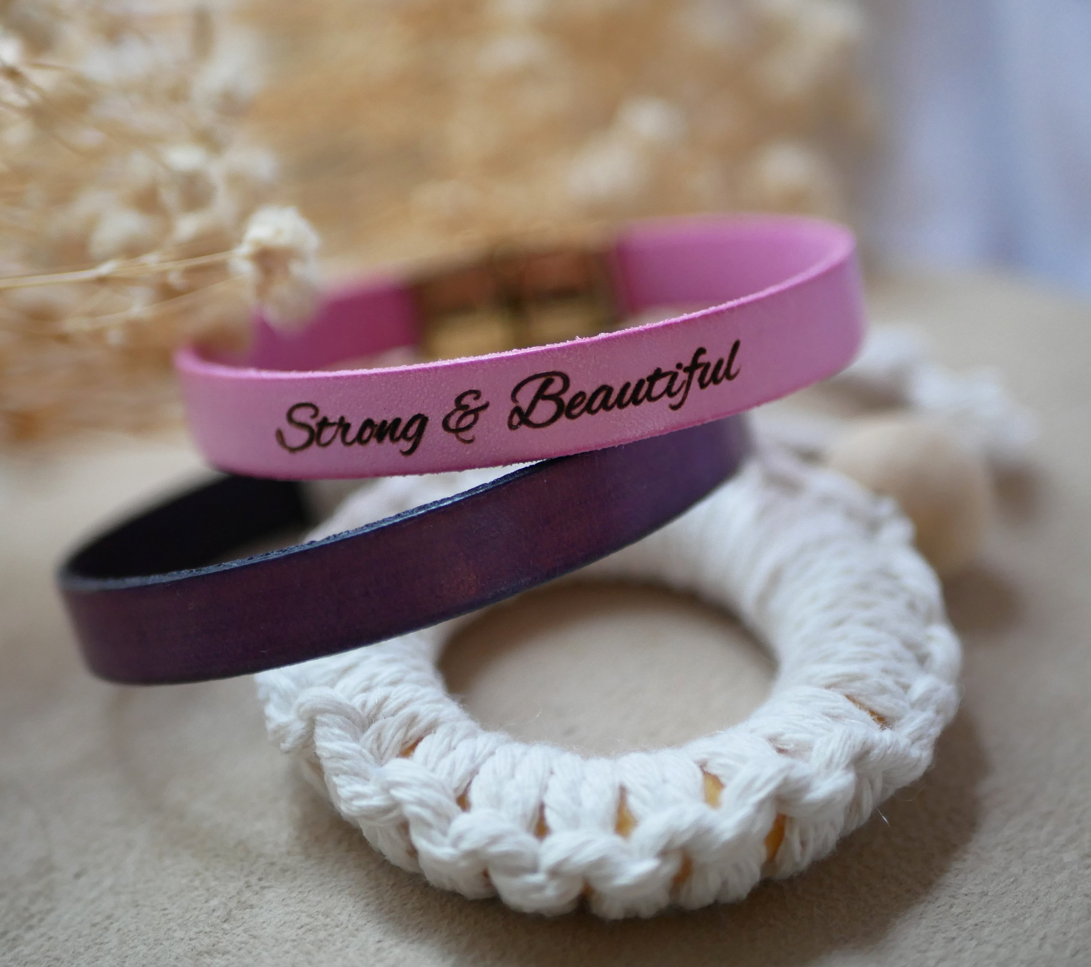 Leren armband met gravure voor vrouwen