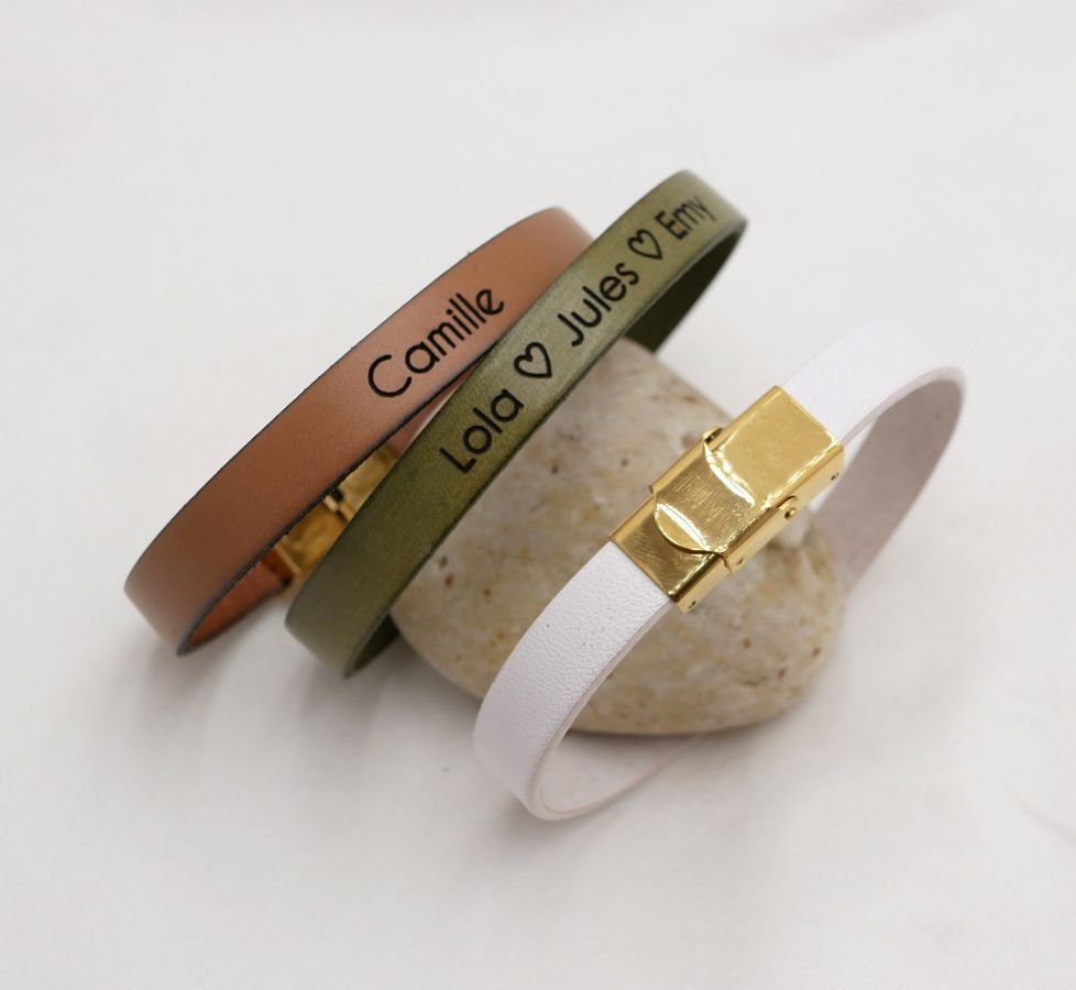 Leren armband vrouw gouden sluiting gepersonaliseerd door gravure 