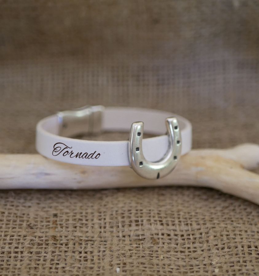 Aanpasbare lederen riem met enkel of dubbel gedraaid hoefijzerdesign