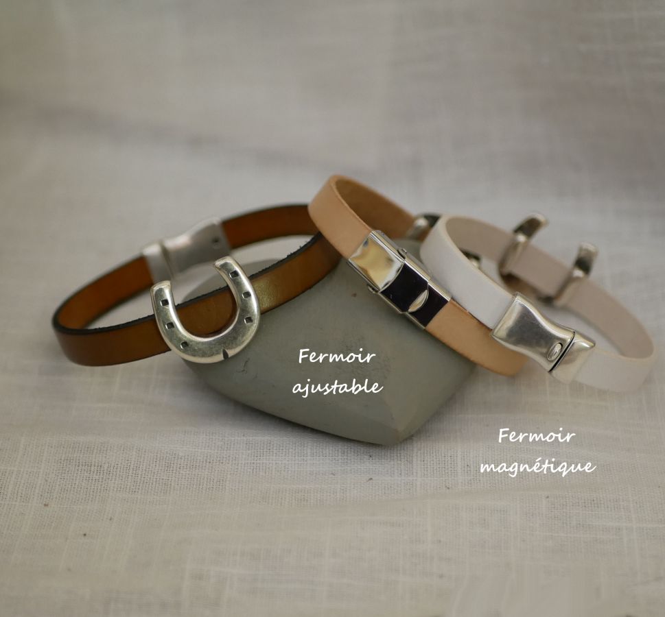 Aanpasbare lederen riem met enkel of dubbel gedraaid hoefijzerdesign