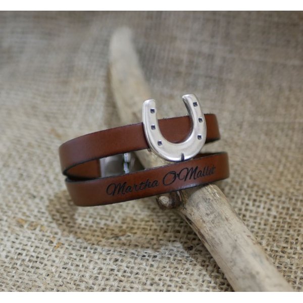 Aanpasbare lederen riem met enkel of dubbel gedraaid hoefijzerdesign