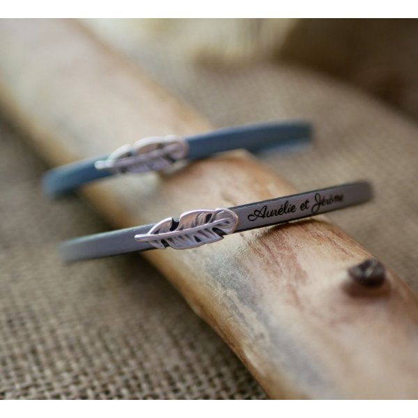 Leren meisjesarmband met veer om te personaliseren door gravure 