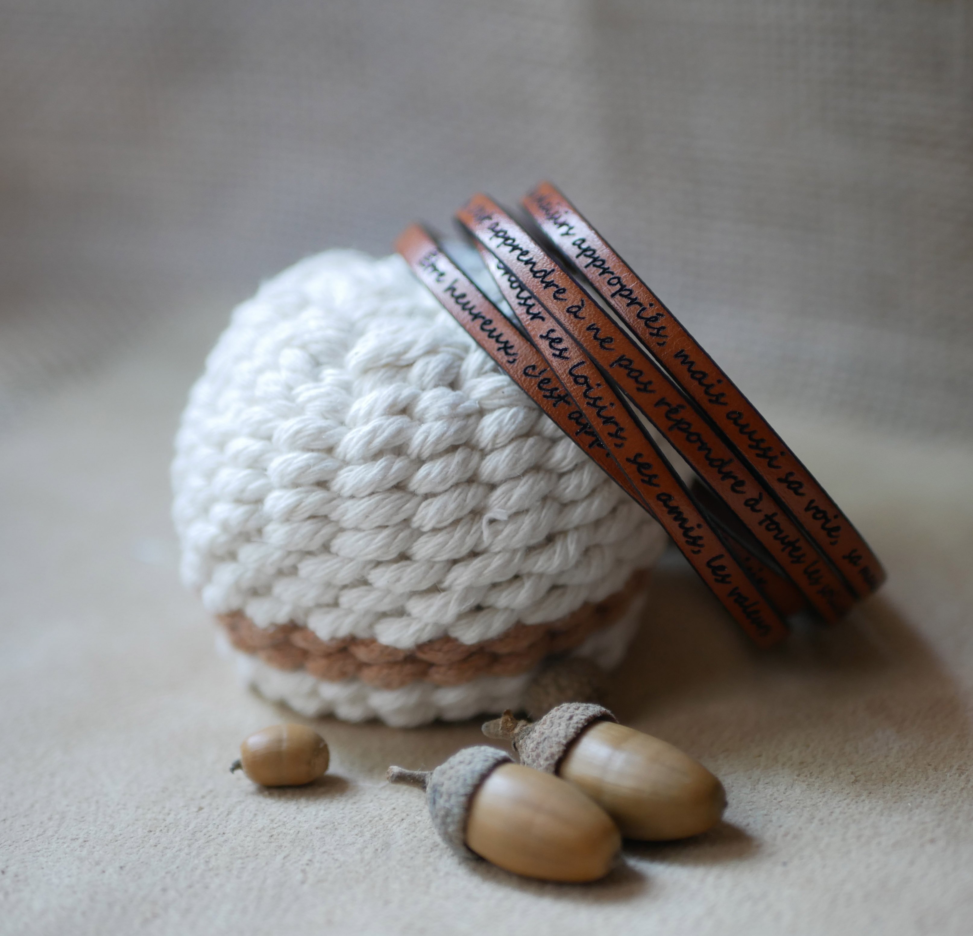 Fijne leren armband in 4 op maat gemaakte polsbanden door gravure