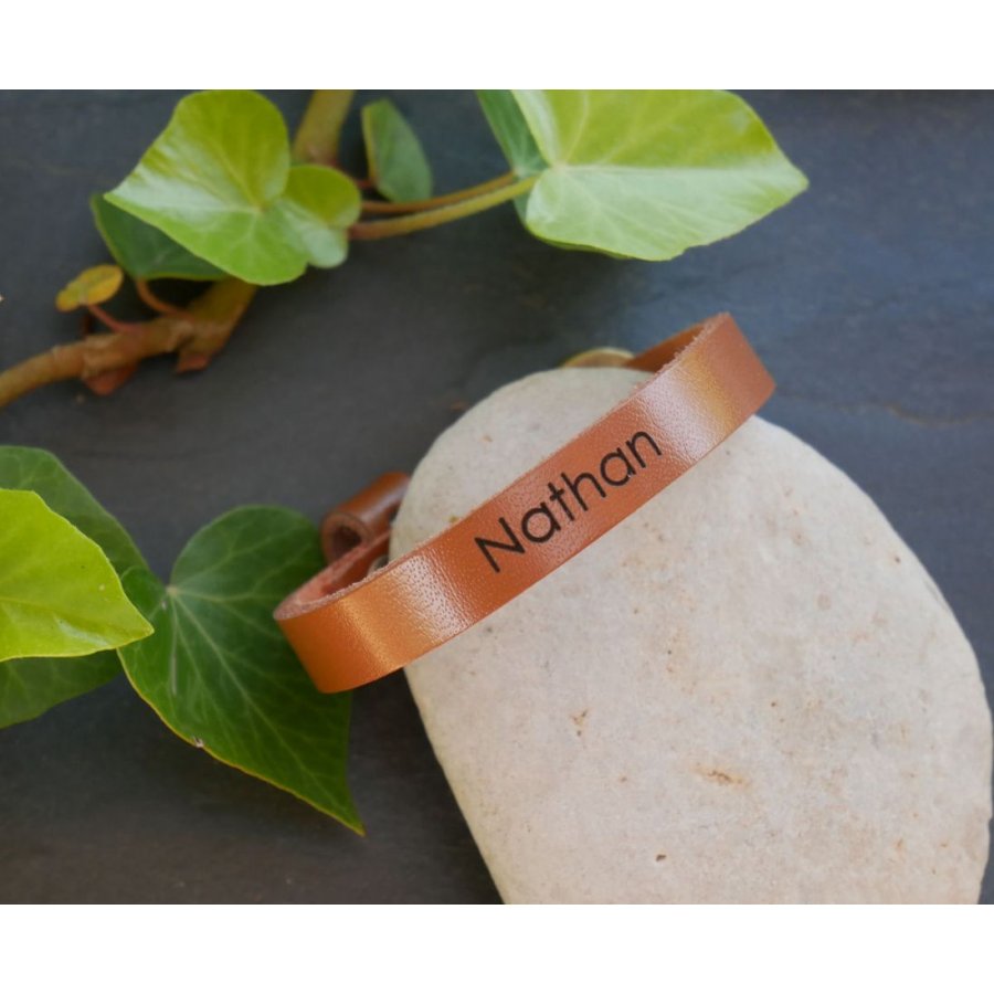 Gegraveerde lederen armband enkele draai te personaliseren gemengde volwassen kind