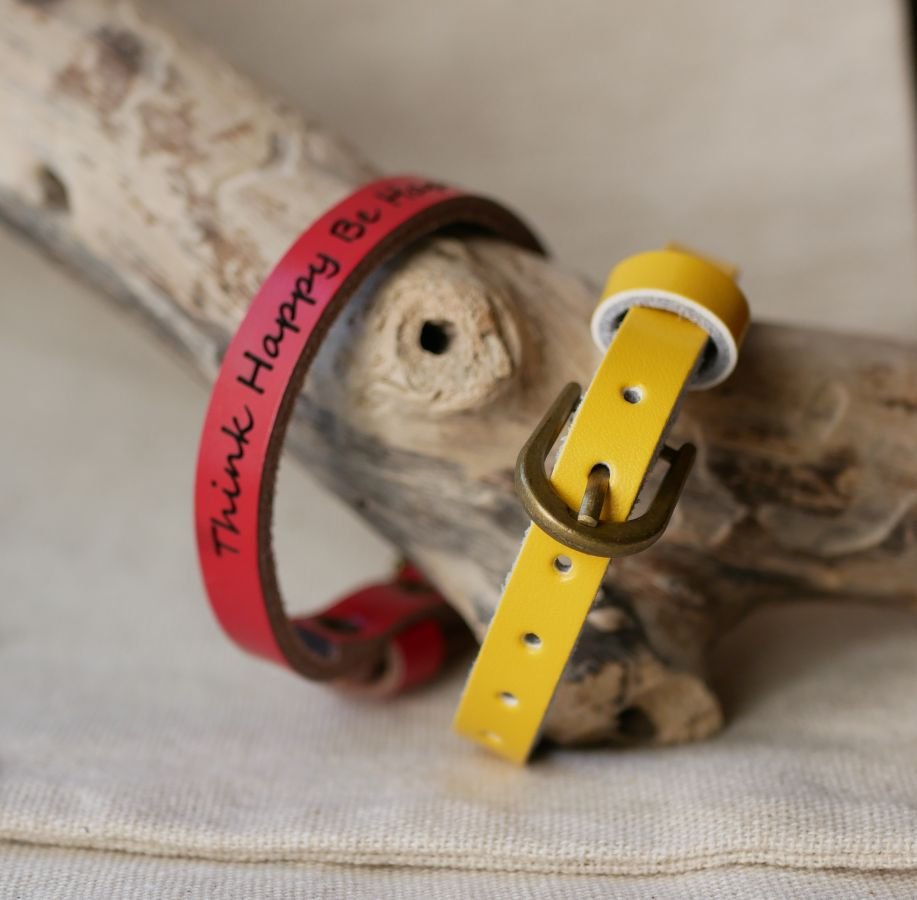Gegraveerde lederen armband enkele draai te personaliseren gemengde volwassen kind