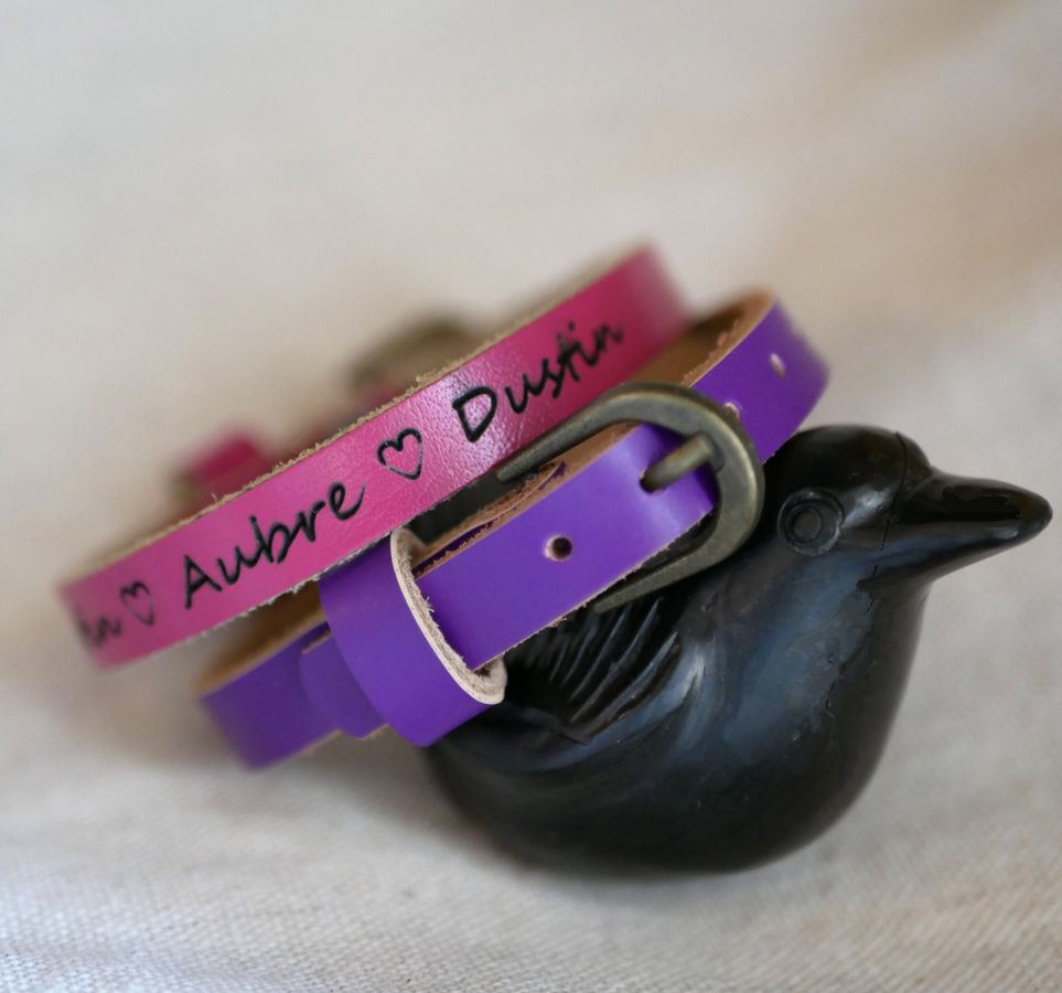 Gegraveerde lederen armband enkele draai te personaliseren gemengde volwassen kind