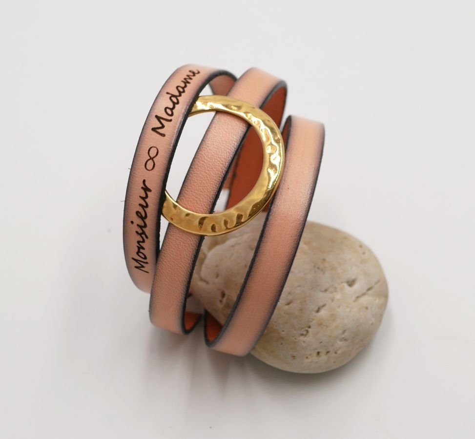 Lederen armband met grote gouden ring, aanpasbaar voor 3 polsen