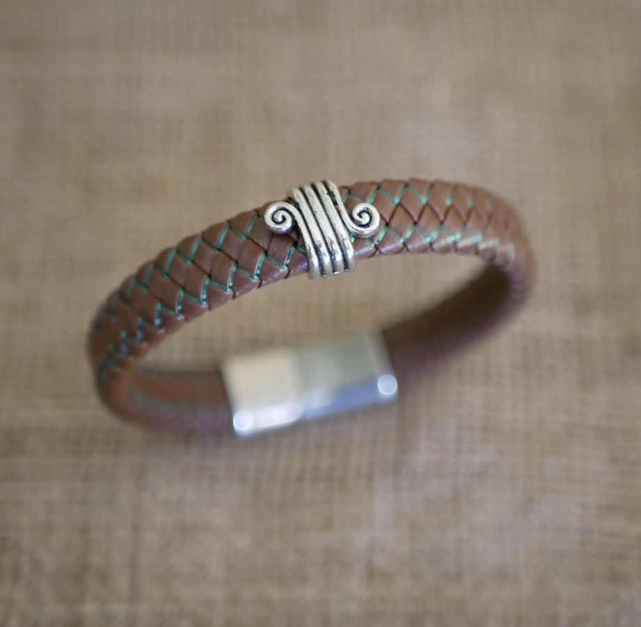 Armband bruin leer gevlochten man sluiting geborsteld staal magnetisch