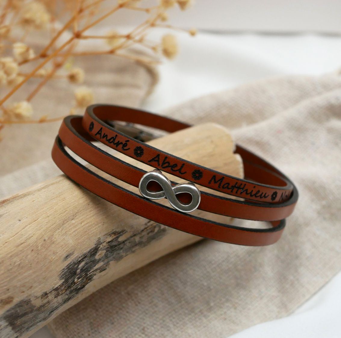 Aanpasbare multi-turn leren band met ster, oneindigheid of hart motief 