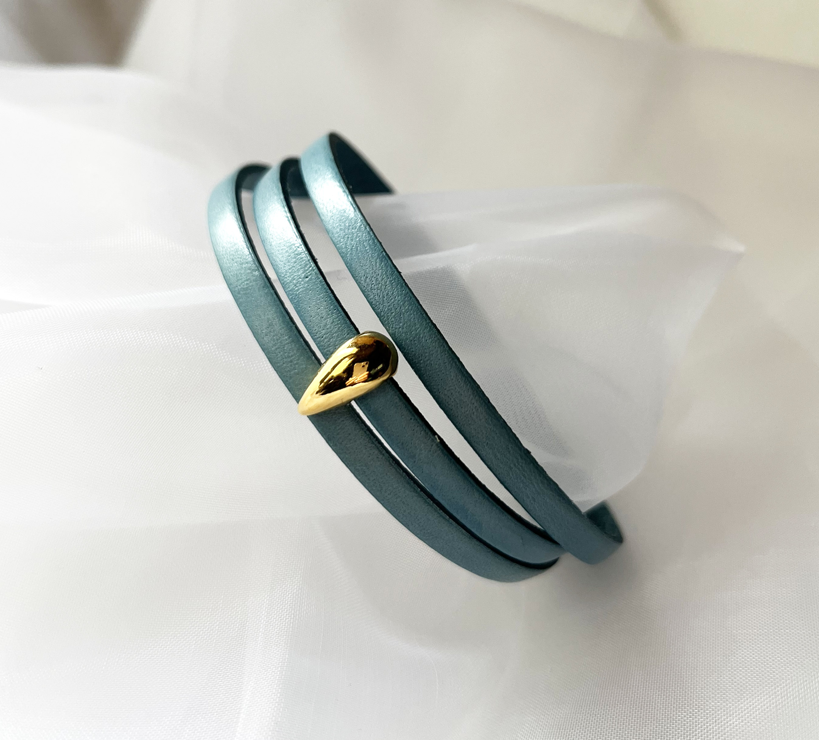 Bracelet cuir multi-tours personnalisable décor doré infini ou plume 