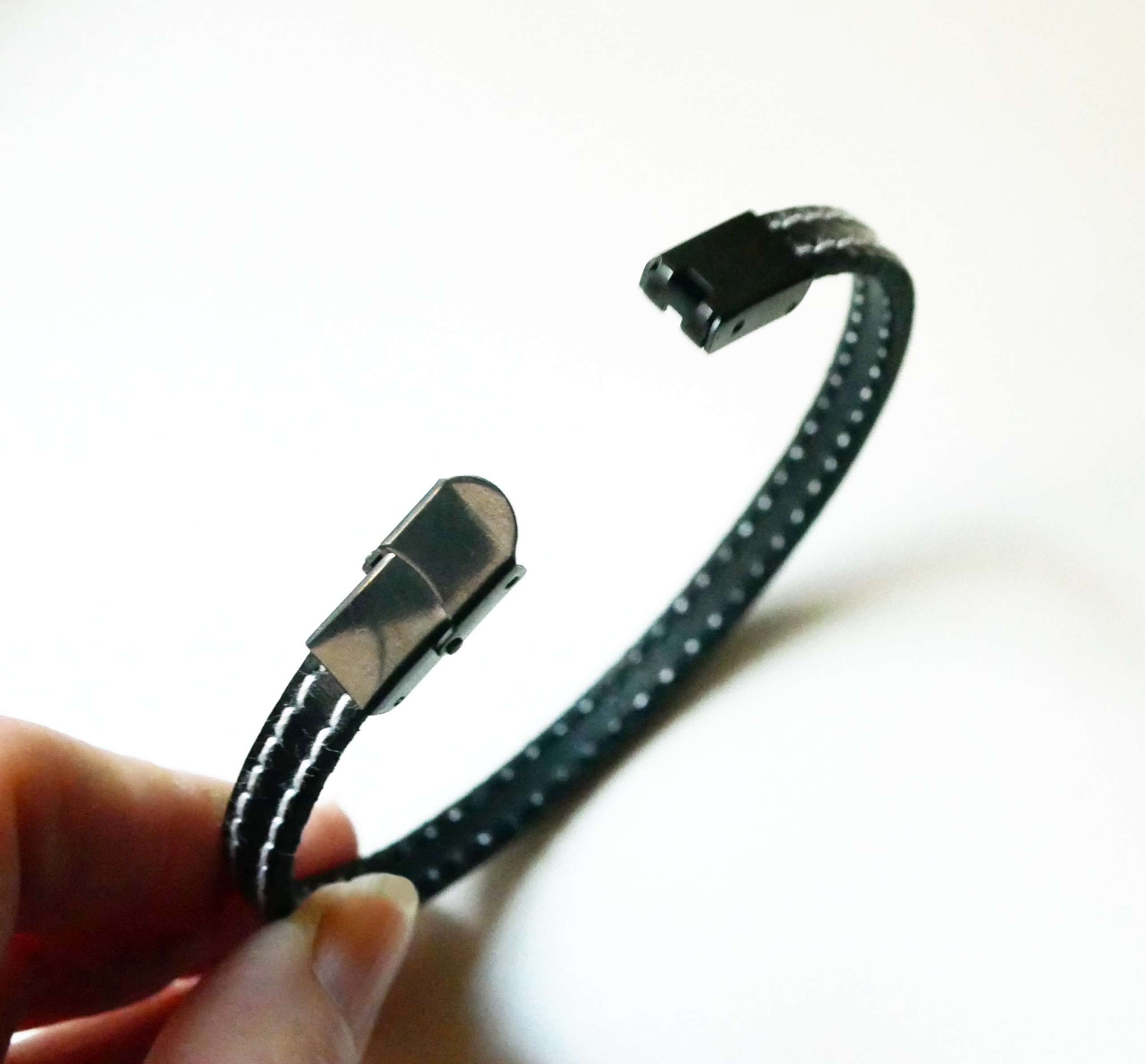 Zwarte leren riem met dubbele witte stiksels Verstelbare tailleband