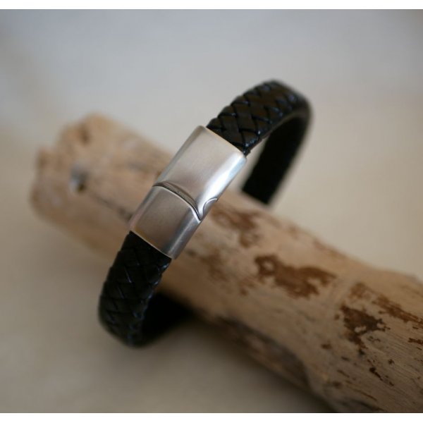 Herenband van gevlochten zwart leer met magnetische stalen gesp en schuifsluiting