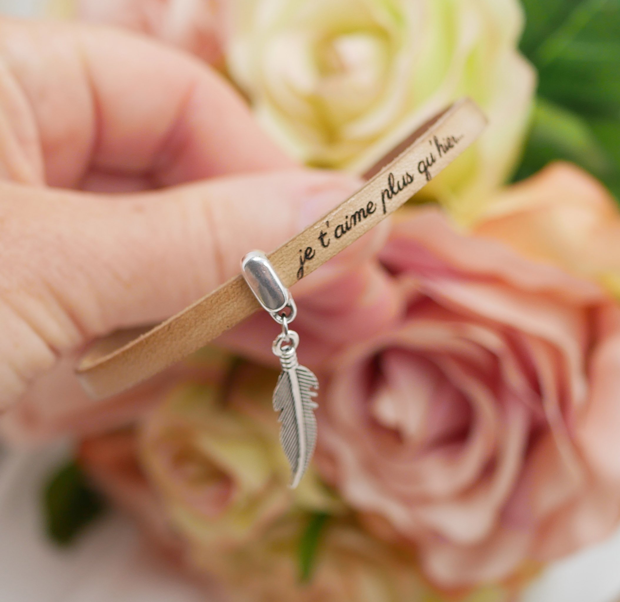 Leren armband met hanger naar keuze, aanpasbaar door gravure