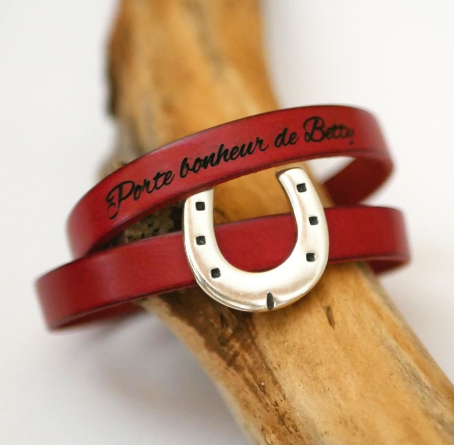 Aanpasbare lederen riem met enkel of dubbel gedraaid hoefijzerdesign