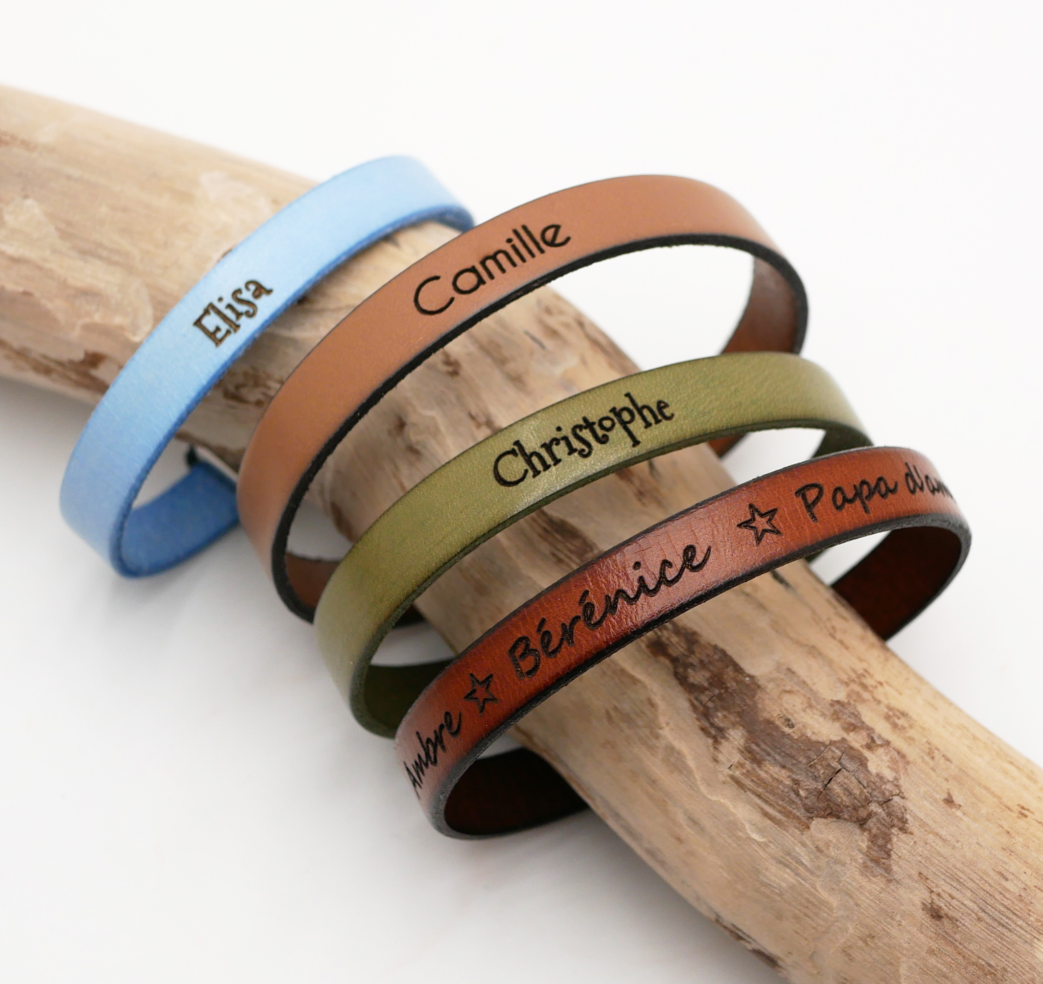Gepersonaliseerde lederen armband voor mannen of vrouwen gegraveerd met namen of boodschap