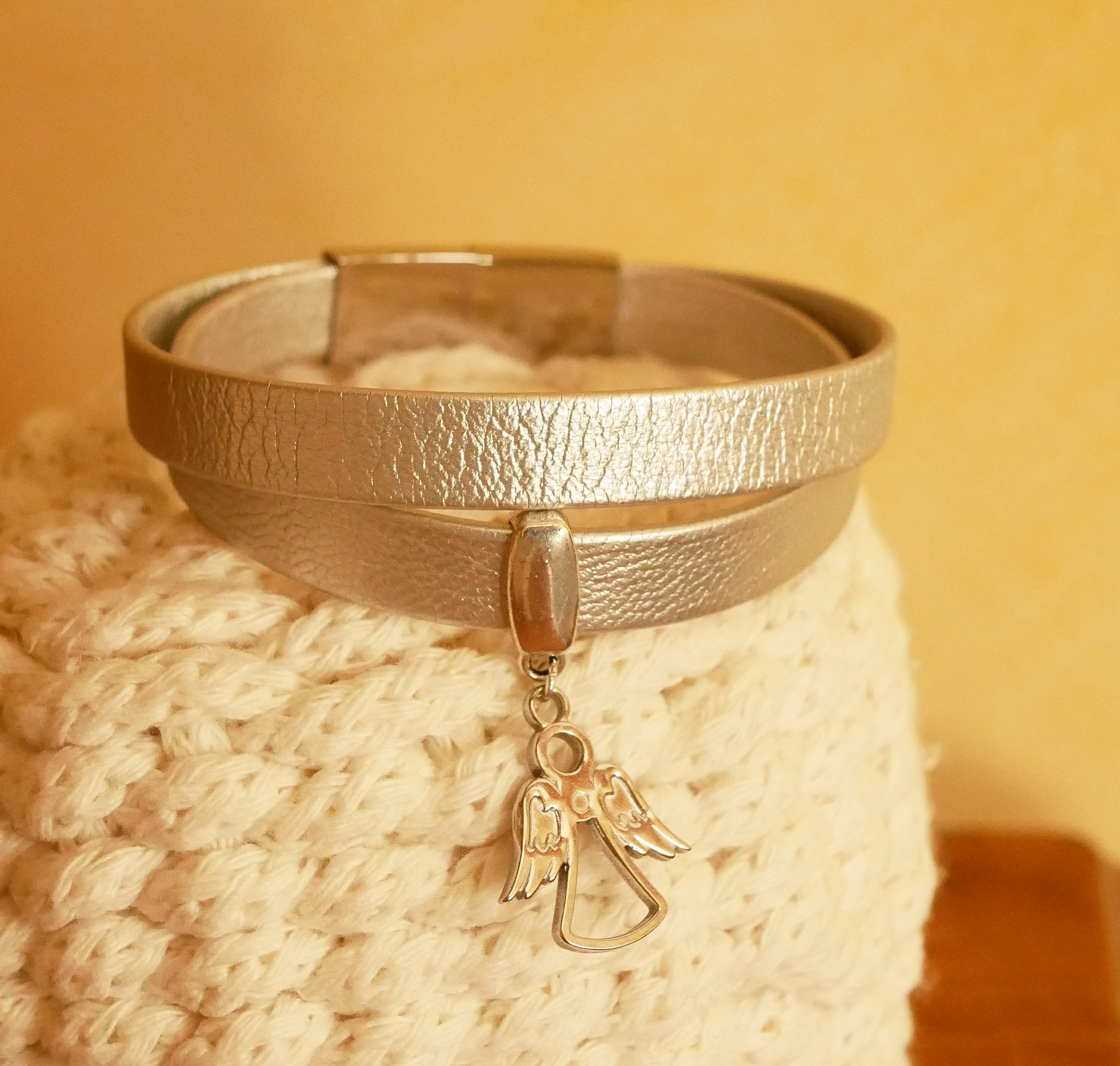 Dubbele soepele leren riem, verzilverd, met hanger naar keuze