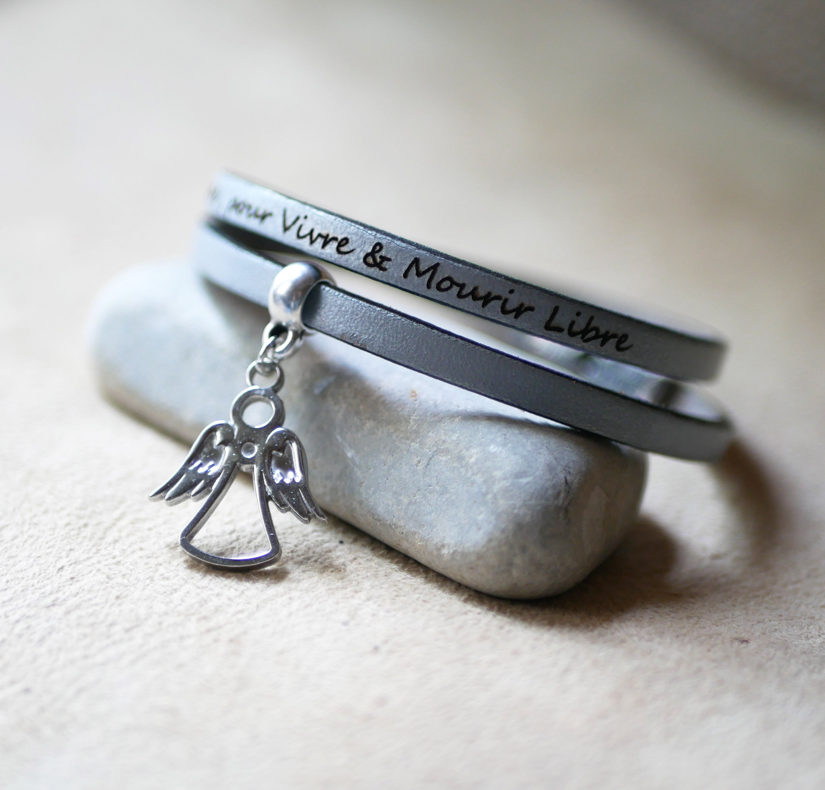 2-draads leren armband met graveerbaar bedeltje