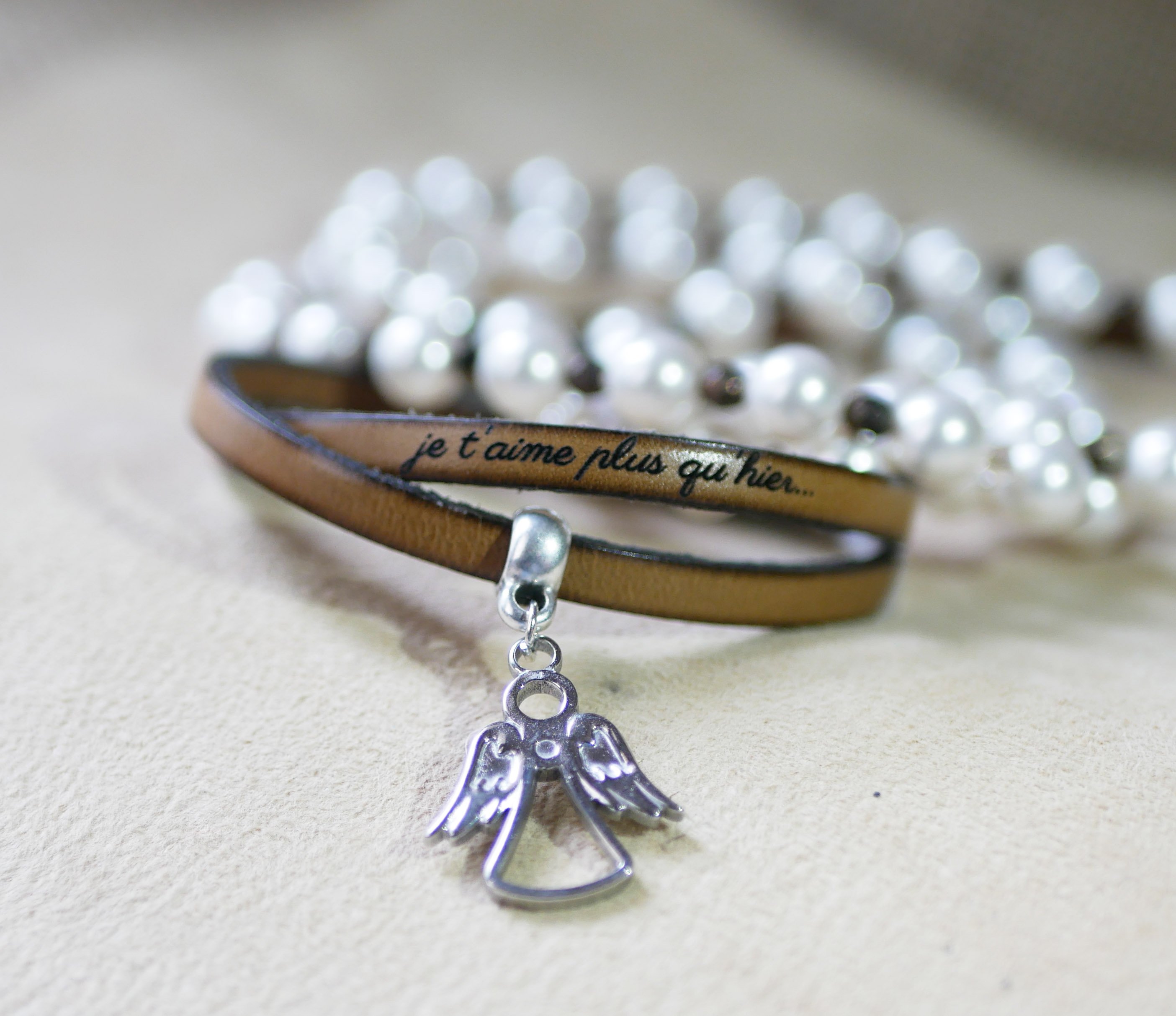 2-draads leren armband met graveerbaar bedeltje