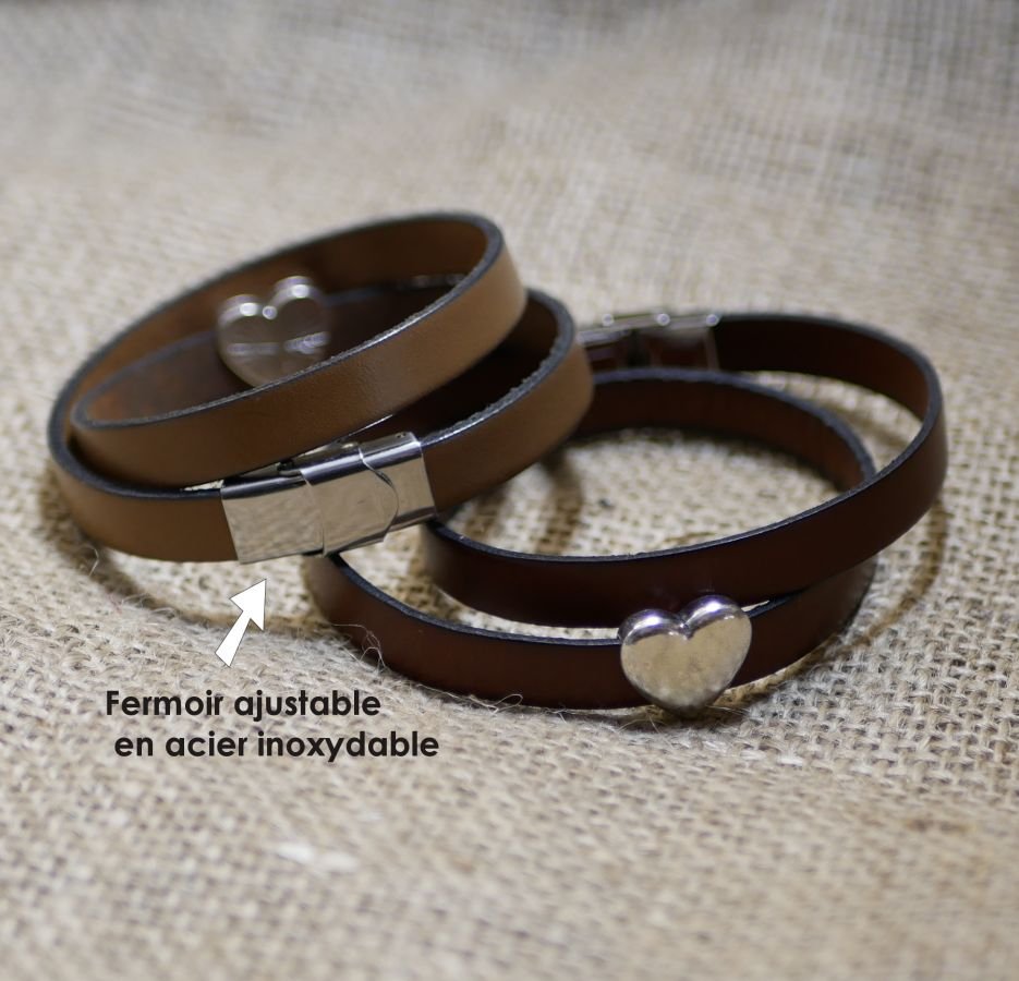 Dubbele lederen armband met zilveren hart ontwerp, uw woorden kunnen worden gegraveerd