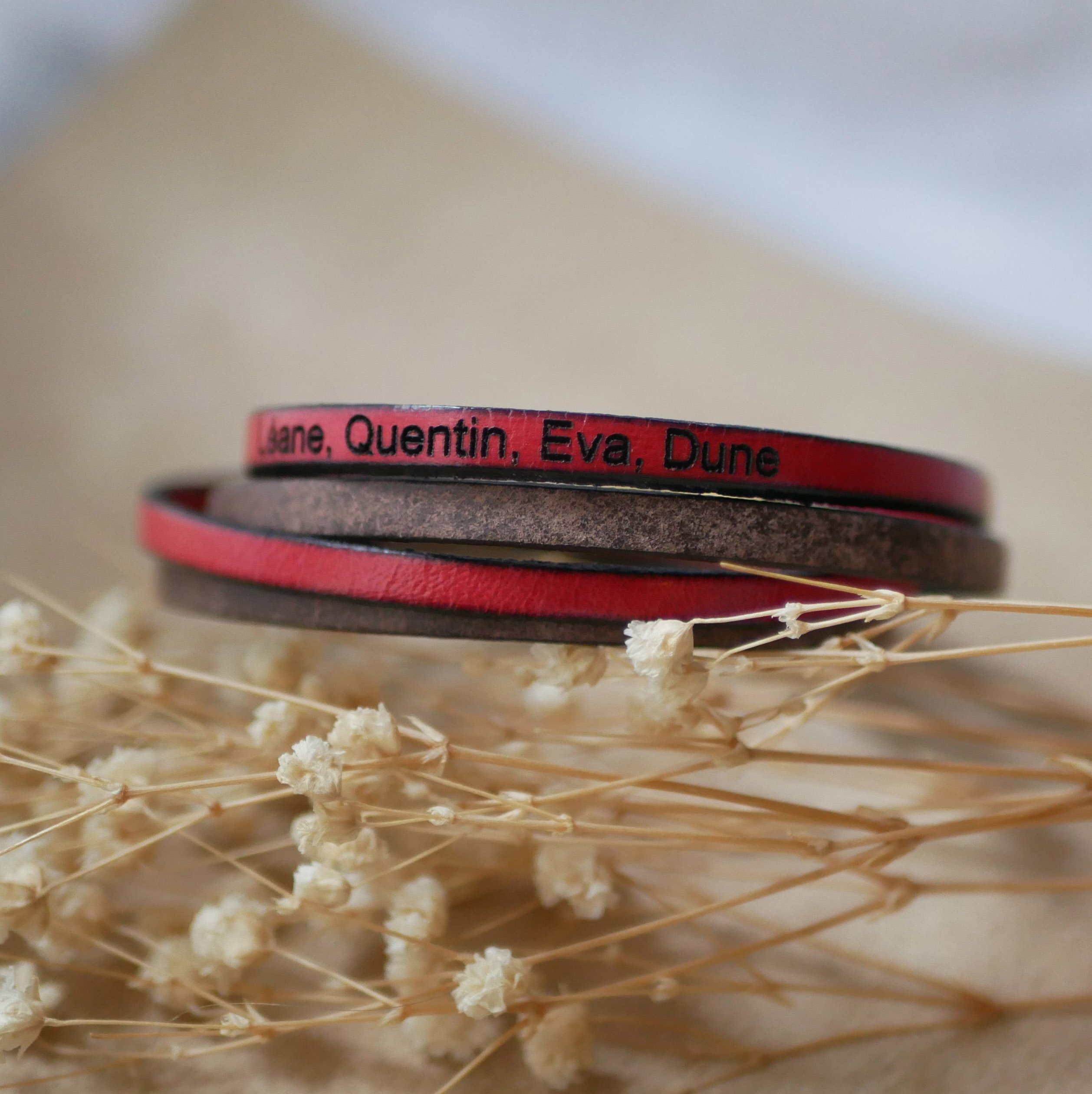 Dubbele lederen armband vintage bruin en een kleur naar keuze te personaliseren door gravure