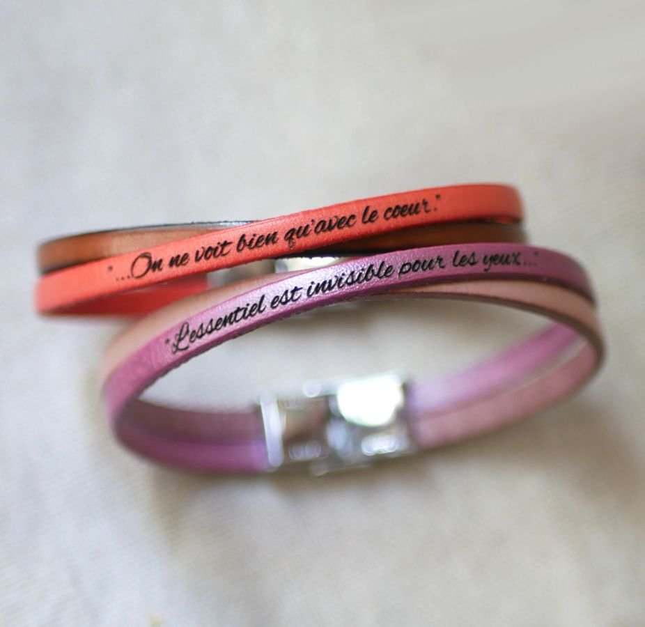 Gepersonaliseerde gekruiste leren duoarmband voor meisjes of vrouwen 