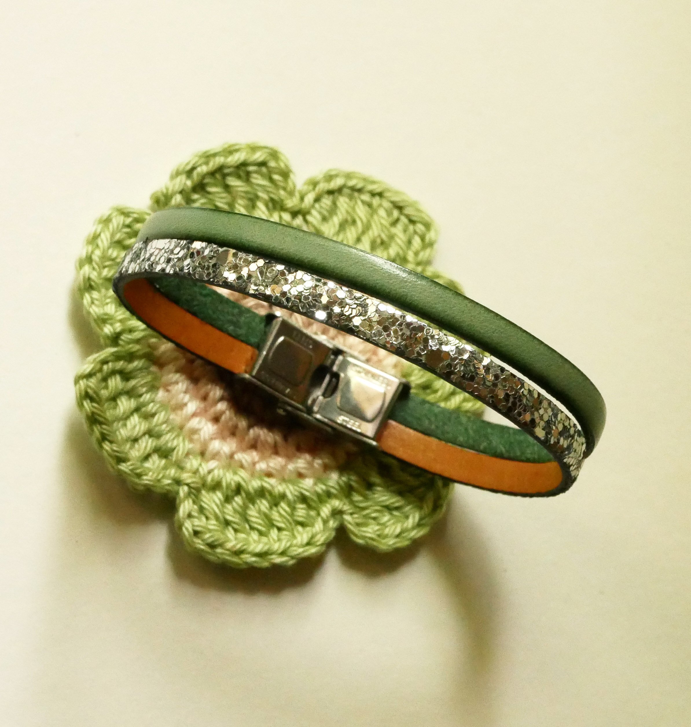 Leren duo armband in zilver en kleur naar keuze