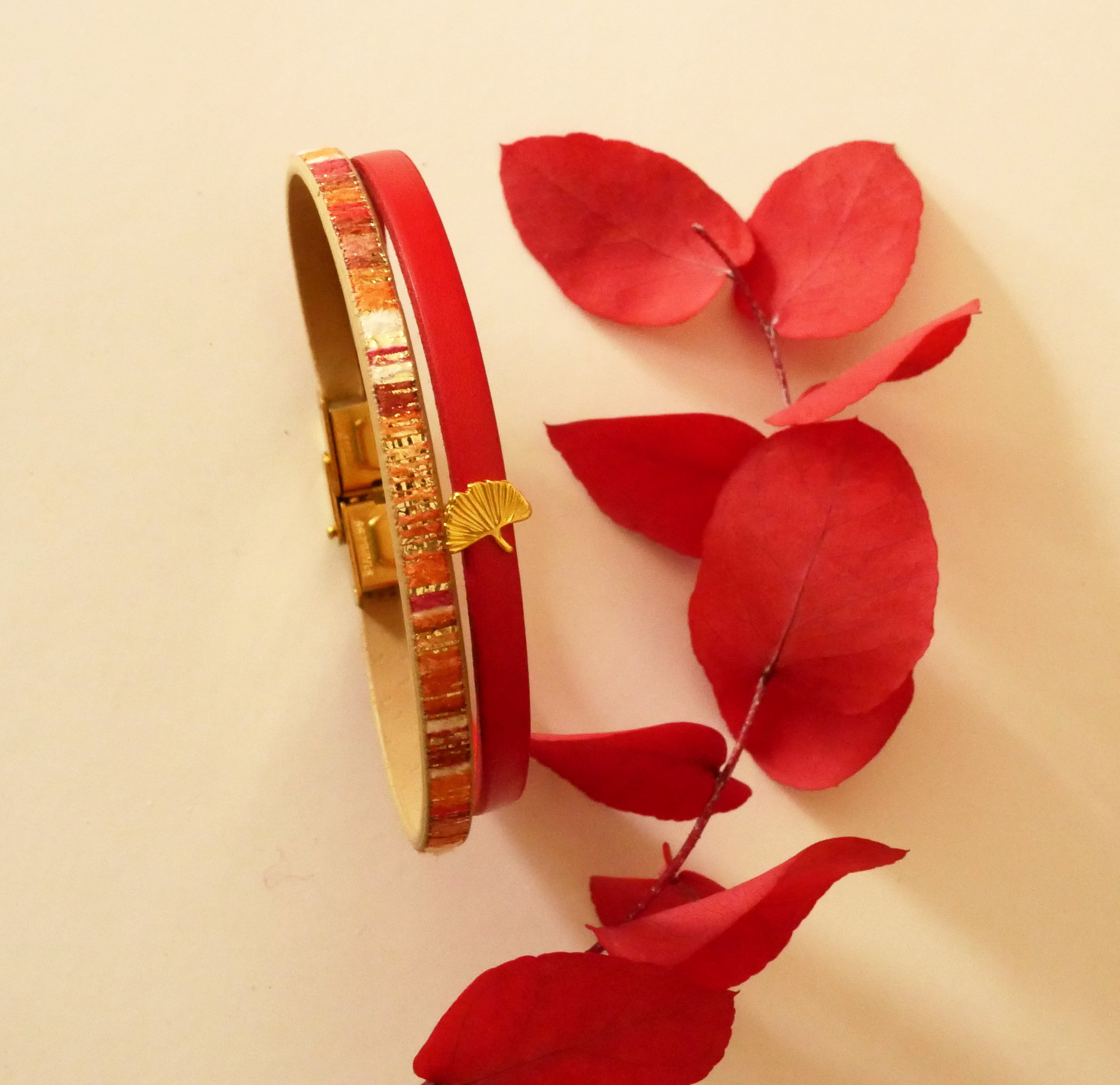 Rouget lederen duo-armband met gouden glitter en Gingko-dessin  