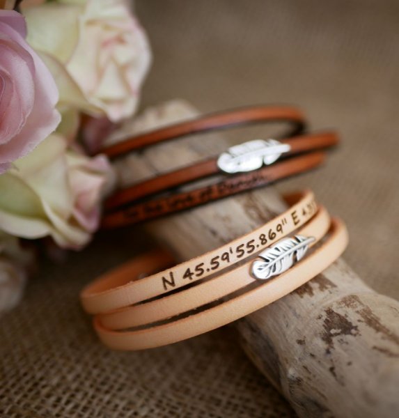 Boheemse lederen armband voor vrouwen met een veer design, 3 beurten, aanpasbaar