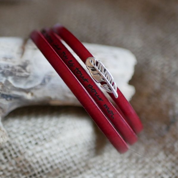 Boheemse lederen armband voor vrouwen met een veer design, 3 beurten, aanpasbaar