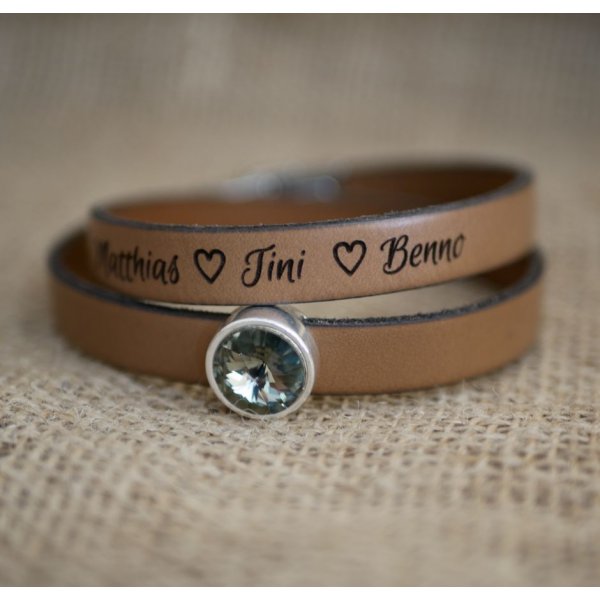 Lederen armband vrouw dubbele bochten te personaliseren versierd met een Swarovski kristal cabochon 